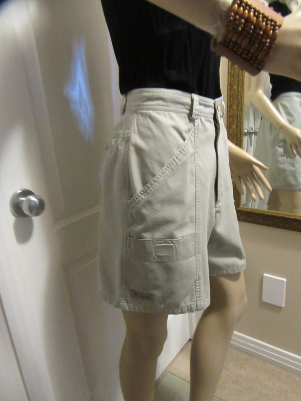 Womens Vintage Size 8 Columbia Short Beige